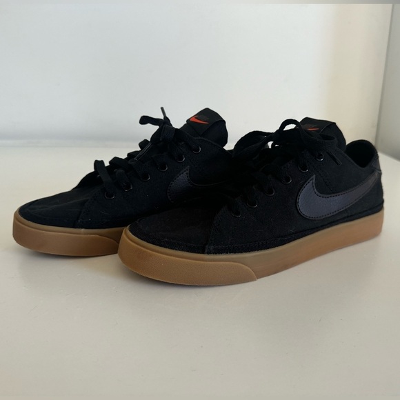 Deadstock MENS NIKE COURT LEGACY CNVS CW6539 004 “Black Gum” SIZE 6 - Picture 2 of 6
